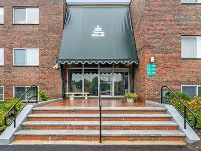 1204 Greendale Ave APT 137, Needham, MA, 02492