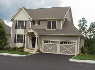 7 Woods Way Rd #B, Redding, CT 06896