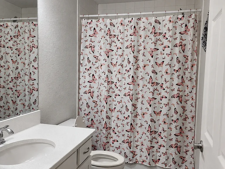2nd floor - Full bath