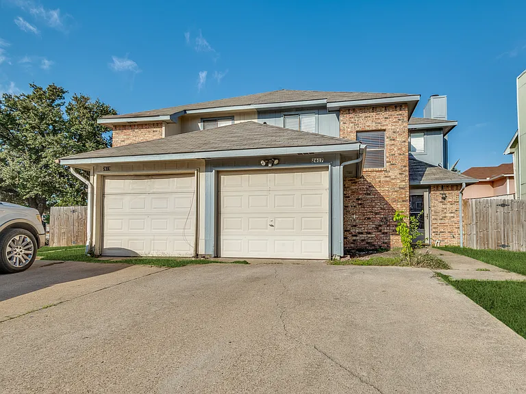 2617 Isbella Dr — Photo 2
