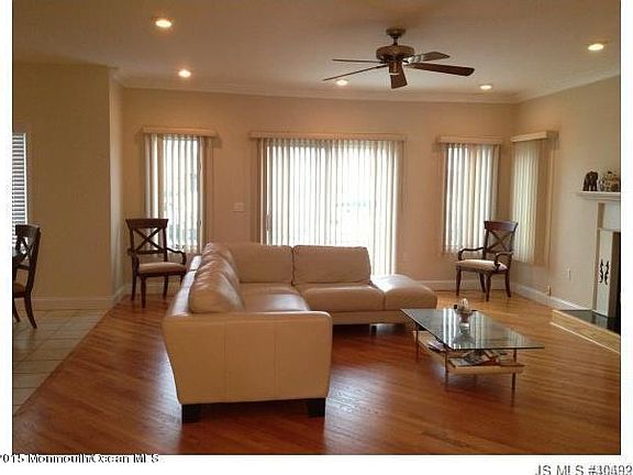 3rd image of 810 Ensign Dr