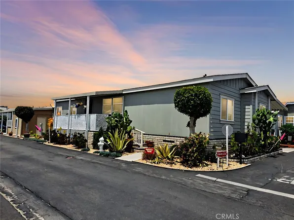 721 Catalpa Ln, Fountain Valley, CA 92708