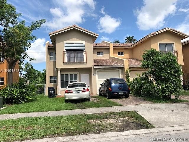 1st image of 924 SW 6th Pl #0