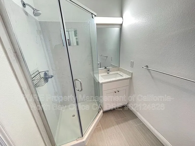 1300 Sacramento St #306 — Photo 8