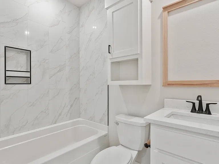 950 Moksha St — Photo 14