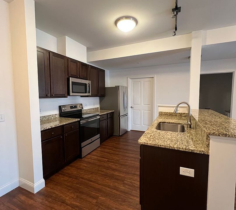 1st image of 181 Winterberry Ln #405