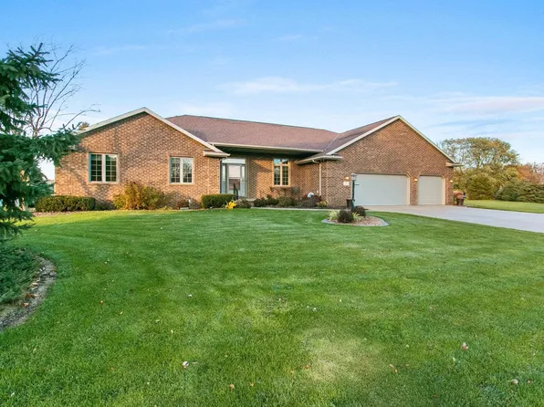 2562 Rebecca Ann Dr, New Franken, WI 54229