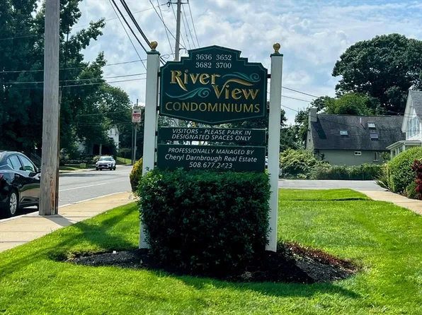 3636 N Main St APT 4, Fall River, MA 02720