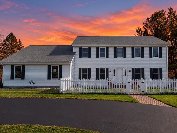 2478 Hannemann ROAD, Grafton, WI 53024