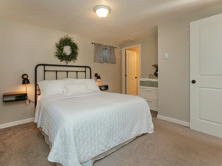 600 SW Dawnview Ct — Photo 13