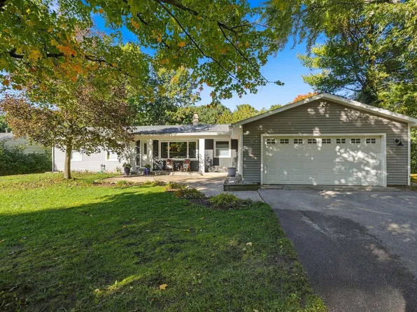 733 Highland Park Dr, Traverse City, MI 49686