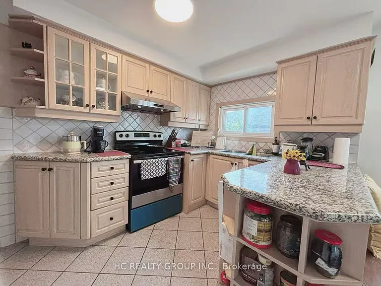 983 Old Cummer Ave — Photo 3