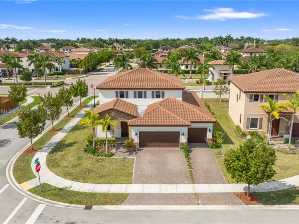 2715 SE 1st Dr, Homestead, FL 33033