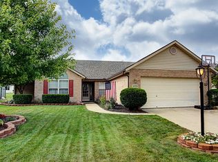 1372 Lamplighter Ln, Fairborn, OH 45324