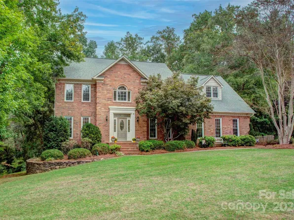 5752 Windward Ct NW, Concord, NC 28027