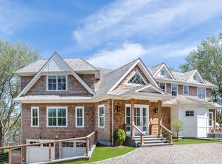 1879 Montauk Hwy, Bridgehampton, NY 11932