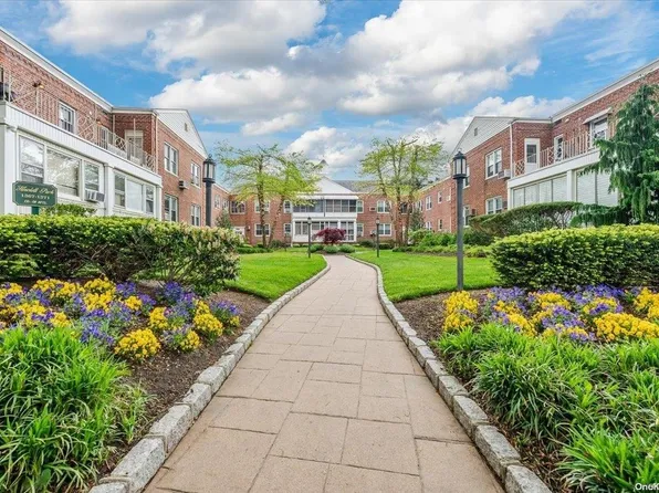1367 Broadway #B-18, Hewlett, NY 11557