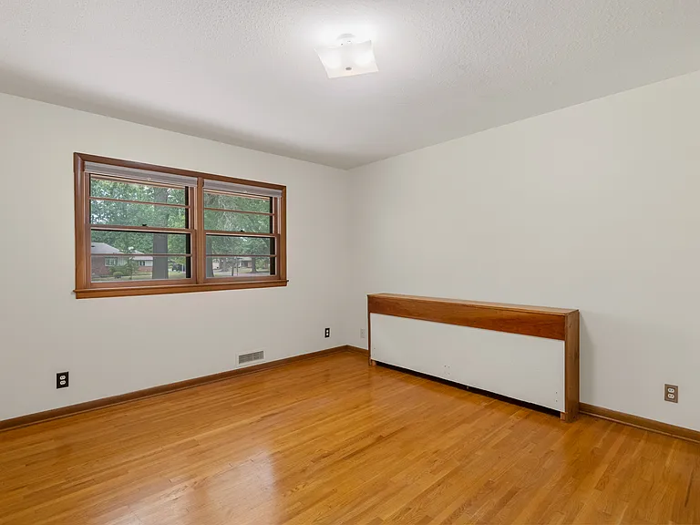 900 N Saint James Pl — Photo 14