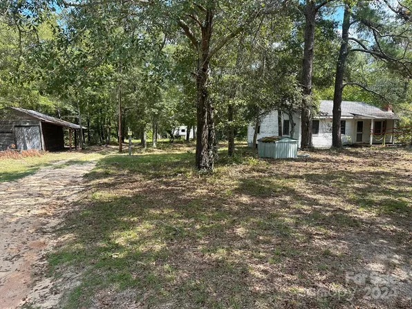 28 Bywood Dr, Bethune, SC 29009