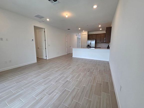 4th image of 5690 Divine Dr
