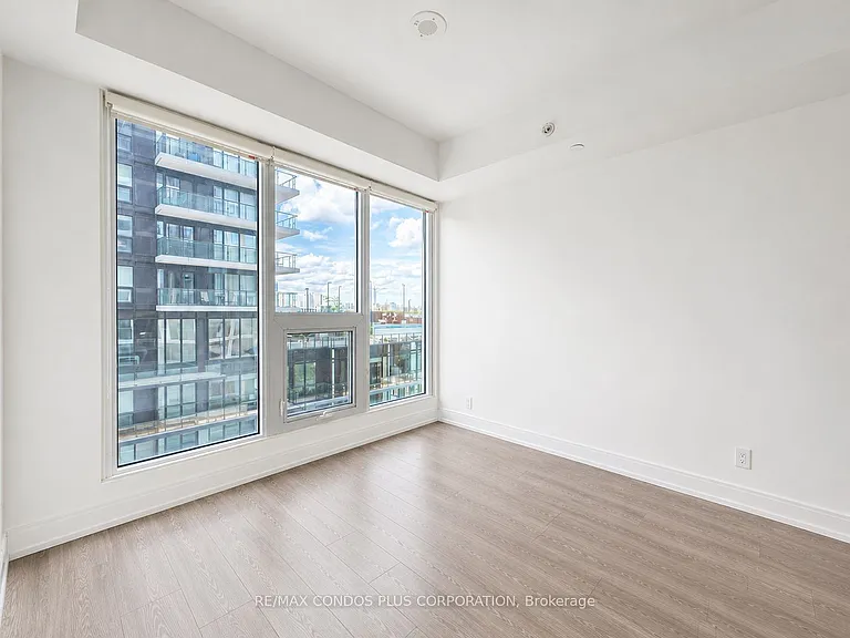181 Dundas St E #2215 — Photo 12