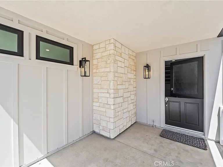 429 Goldenrod — Photo 23