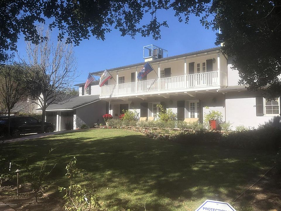 1st image of 699 Bradford St
