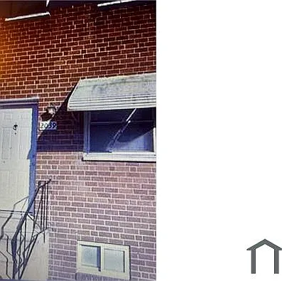 3 bed, $1,700 — Photo 2