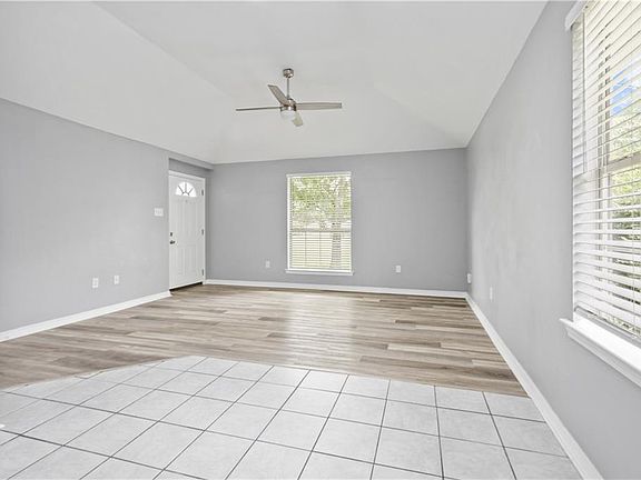 5th image of 204 Parkway North Dr #1