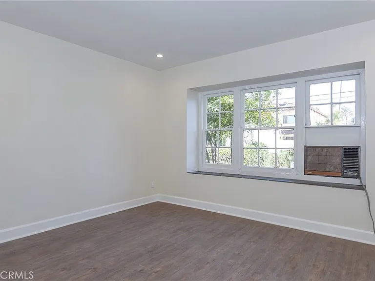 226 S Rexford Dr — Photo 17