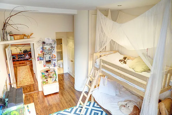 Sold by REGII | media 8