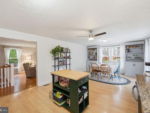 5th image of 447 Center St