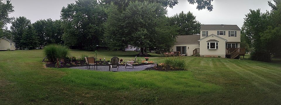 2nd image of 886 Spruce Cir