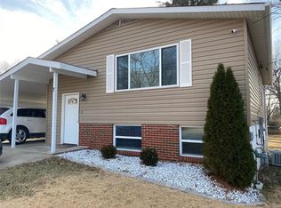 7 Edgeworth Ave, Maryland Heights, MO 63043