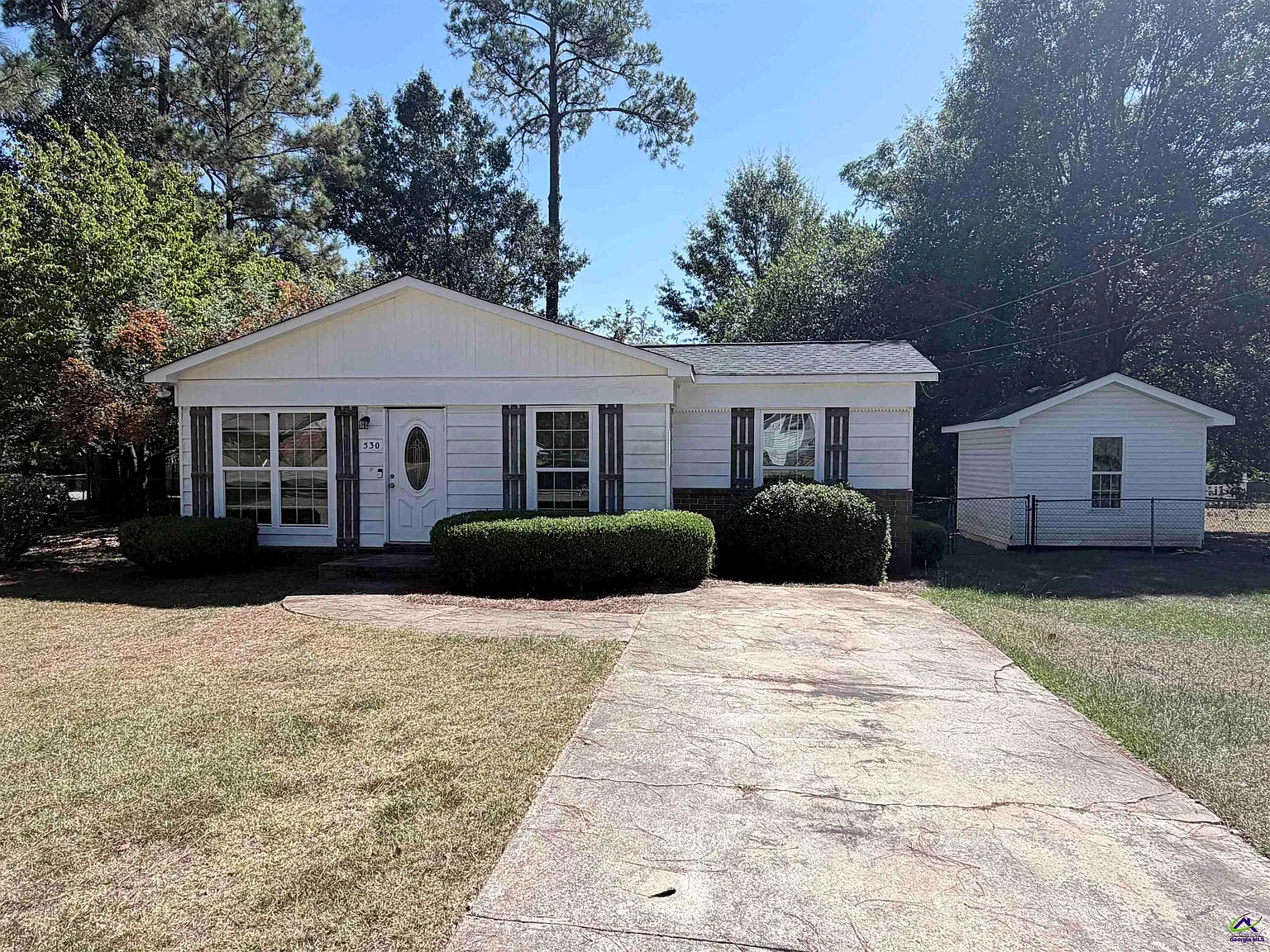 3 bed, 1.5 bath, 1044 sqft, $1,400 — Photo 1