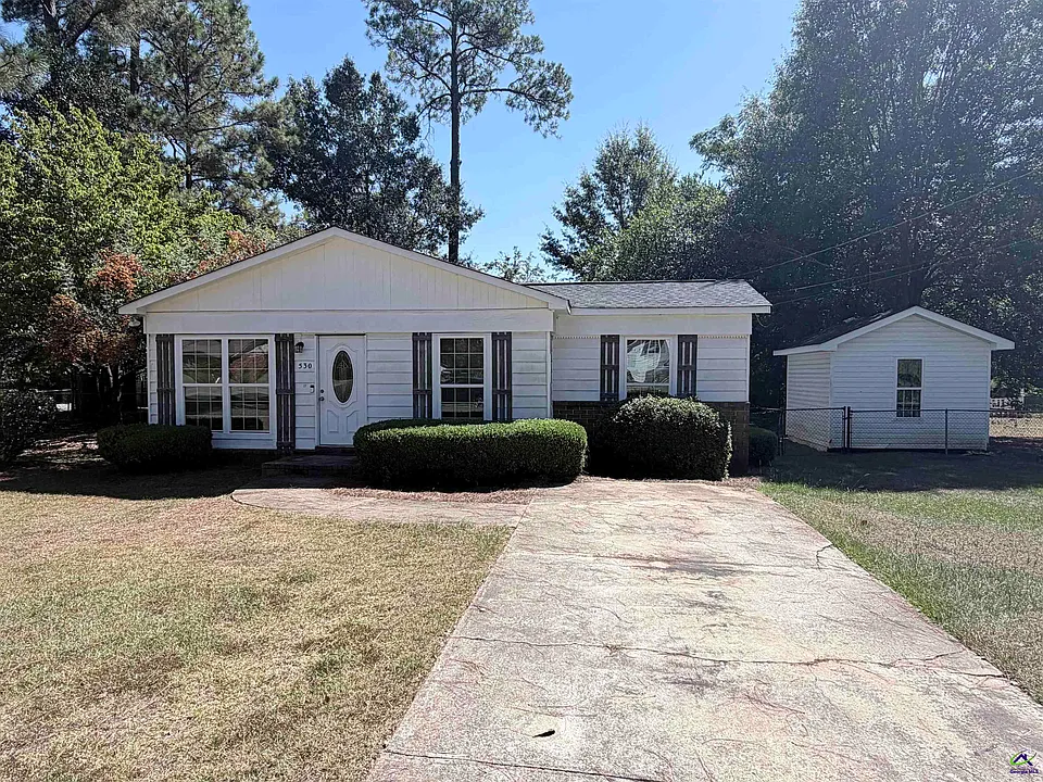 530 Ochlahatchee Dr