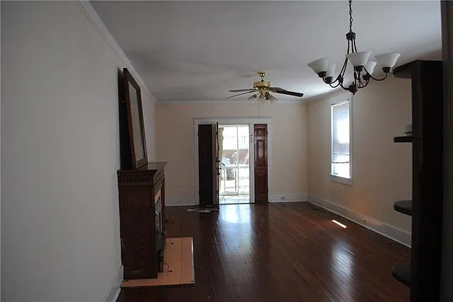 2328 Nashville Ave — Photo 12