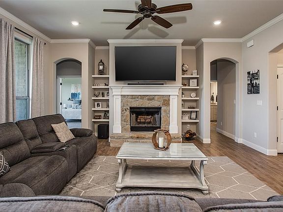 4th image of 517 Sagebrush Ct