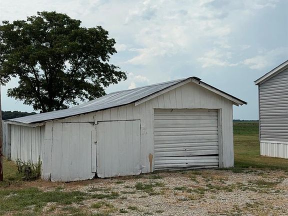 2nd image of 885 Highway 91
