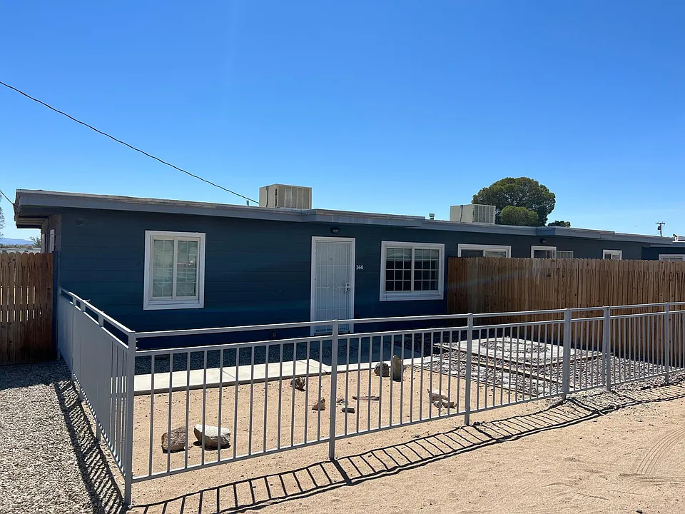 360 S Sunset St