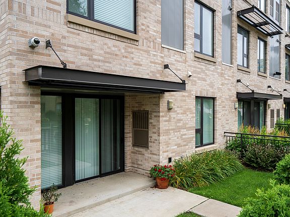 2nd image of 2817 Girard Ave S #4381373
