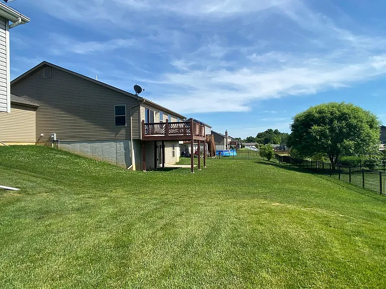 514 Sceptre Dr — Photo 28