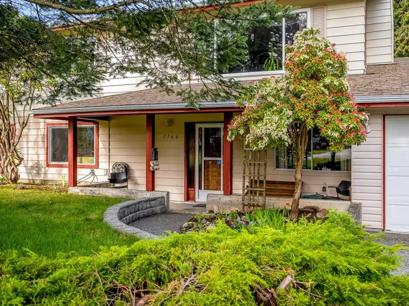 1764 McLauchlin Dr, Courtenay, BC V9N 5S3