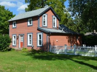 303 S 2nd St, Brighton, MI 48116