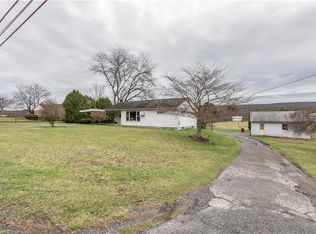 2714 Summer Valley Rd, New Ringgold, PA 17960