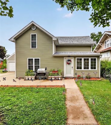 200 Market St, Coggon, IA 52218