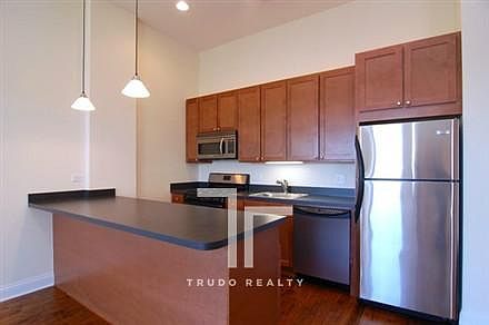 1st image of 2834-1 N Albany Ave #28361