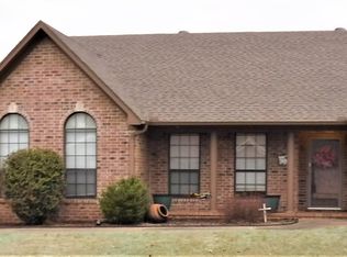 2108 W 9th St, Russellville, AR 72801