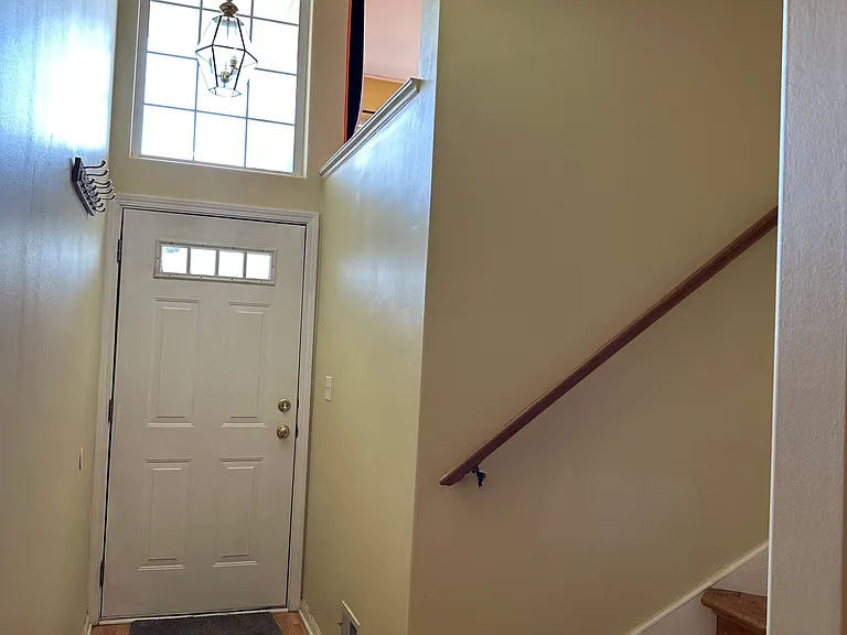 1123 Shorewood Ct — Photo 1