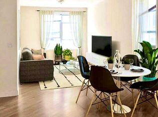 21-72 21st St #3A, Astoria, NY 11105